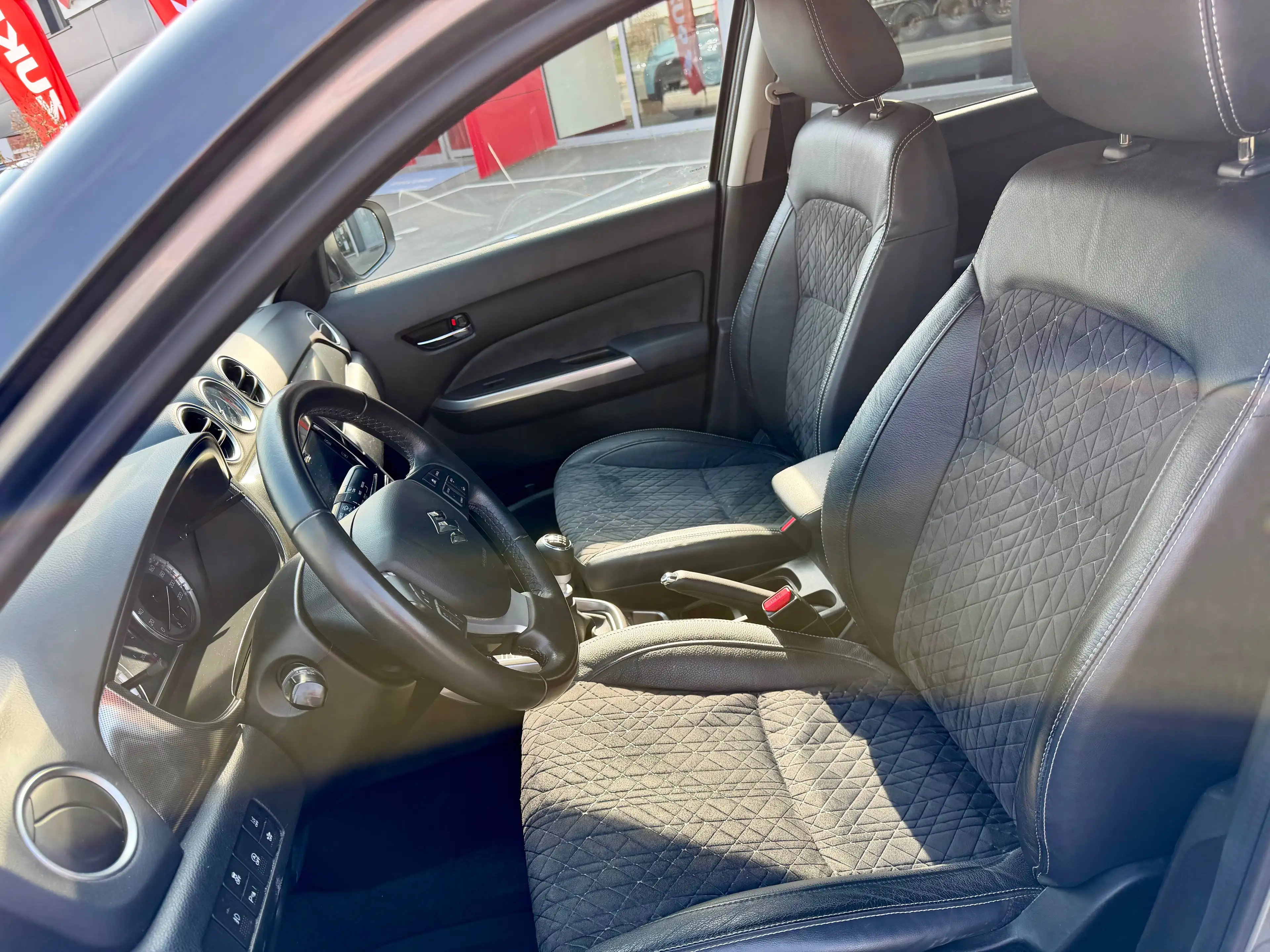 Suzuki Vitara Vitara 1.4 Turbo Boosterjet 48V Hybrid GLX / 12 MOIS DE GARANTIE — photo 13