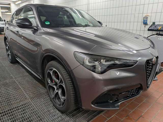 Alfa Romeo Stelvio Veloce Q4 NAVI SHZ LEDER-ARMATURENBRETT