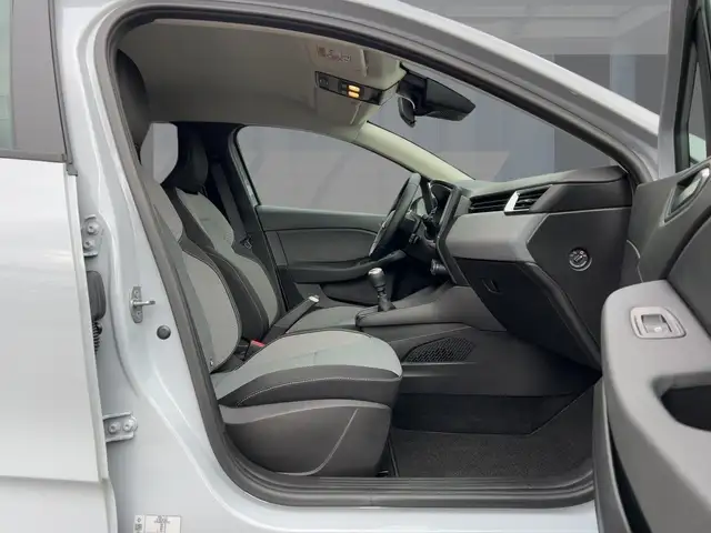 Renault Clio view 8