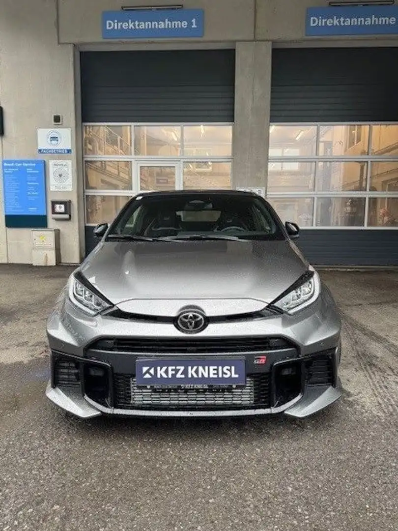 Toyota Yaris 1,6 Turbo GR High Performance Grau - 1