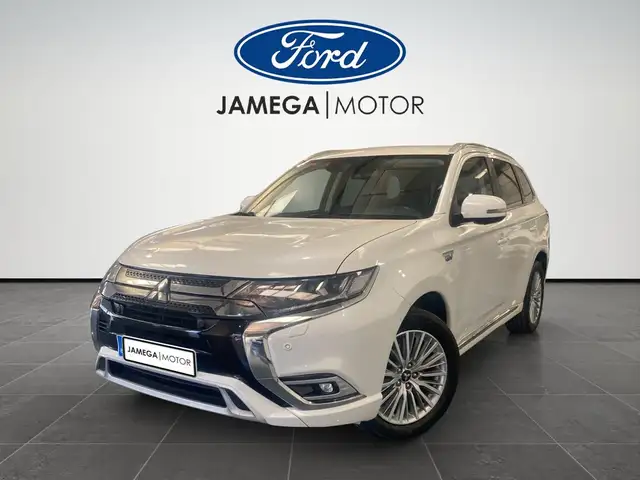 Mitsubishi Outlander PHEV Kaiteki 4WD