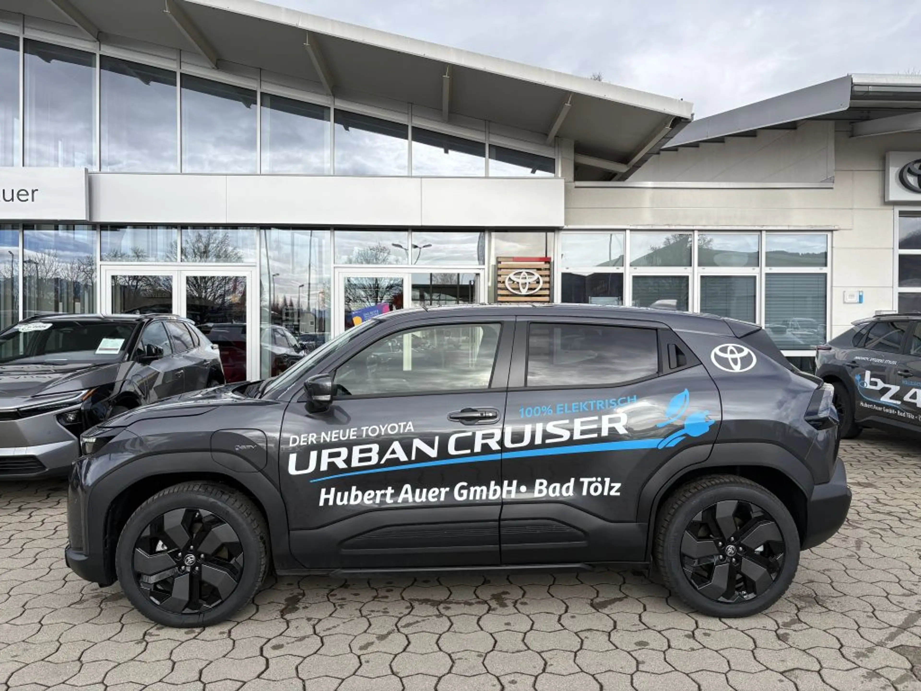 Toyota Urban Cruiser 61kWh *Lounge* — photo 2