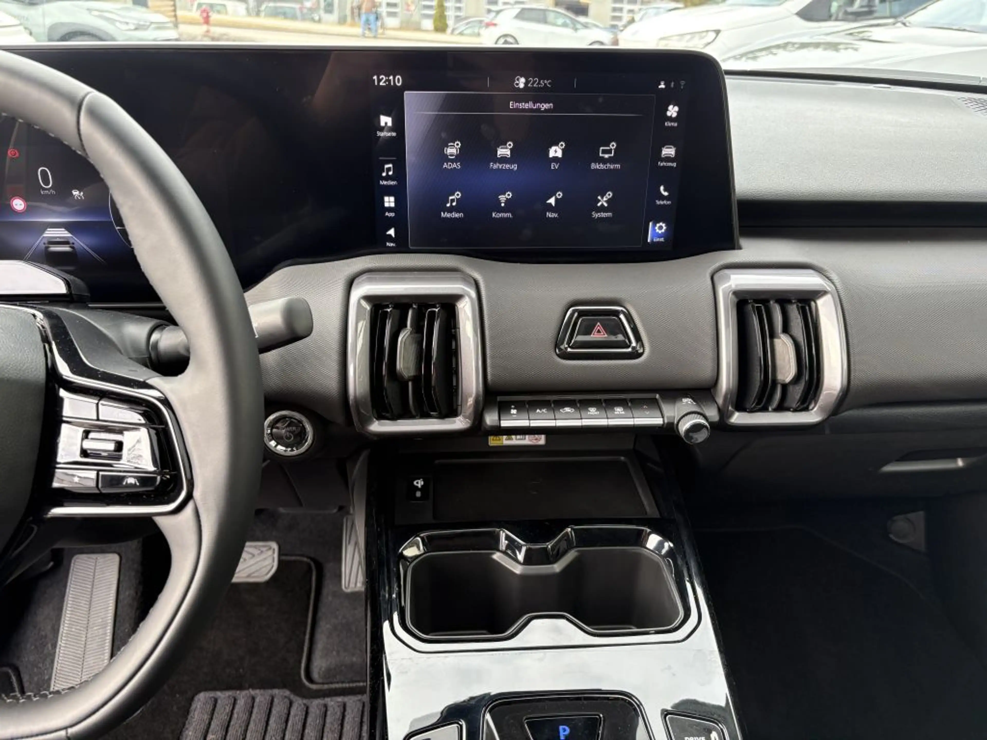 Toyota Urban Cruiser 61kWh *Lounge* — photo 14