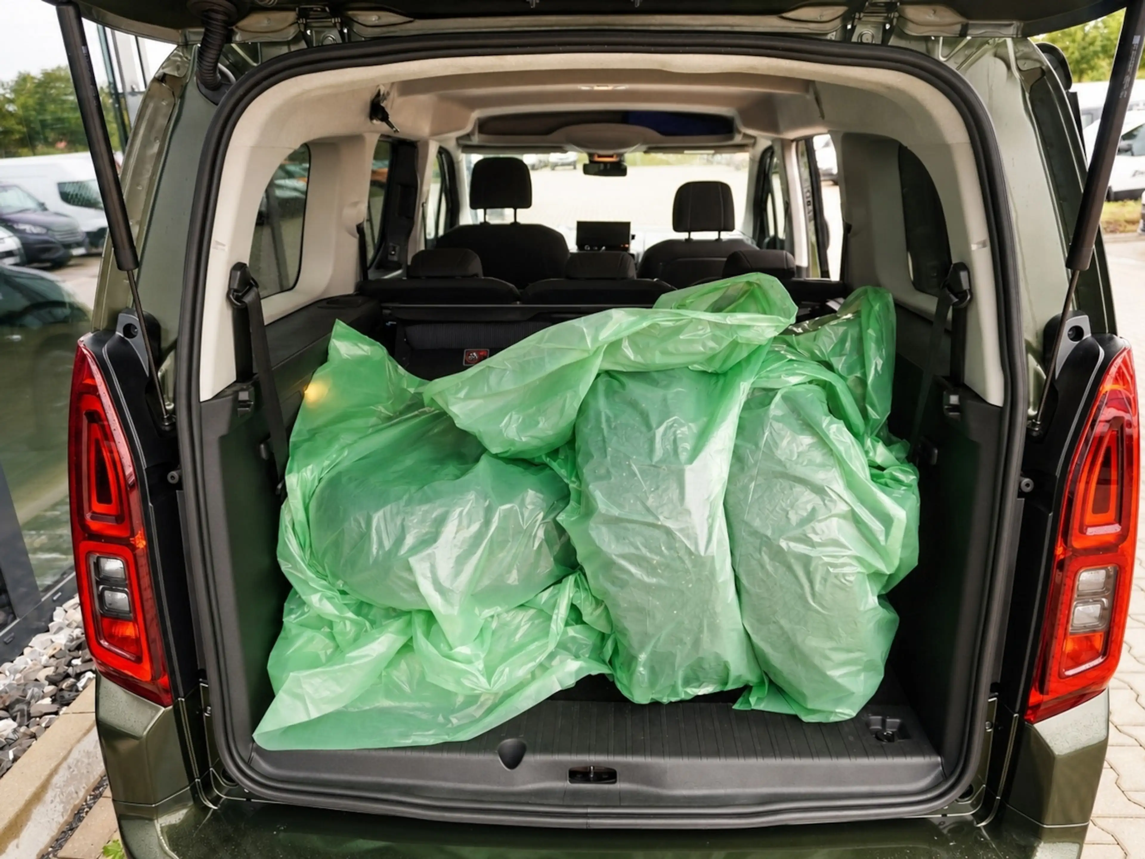 Fiat Doblo Maxi Kombi 130 AT 7-Sitzer + 10-Zoll-Navi — photo 6