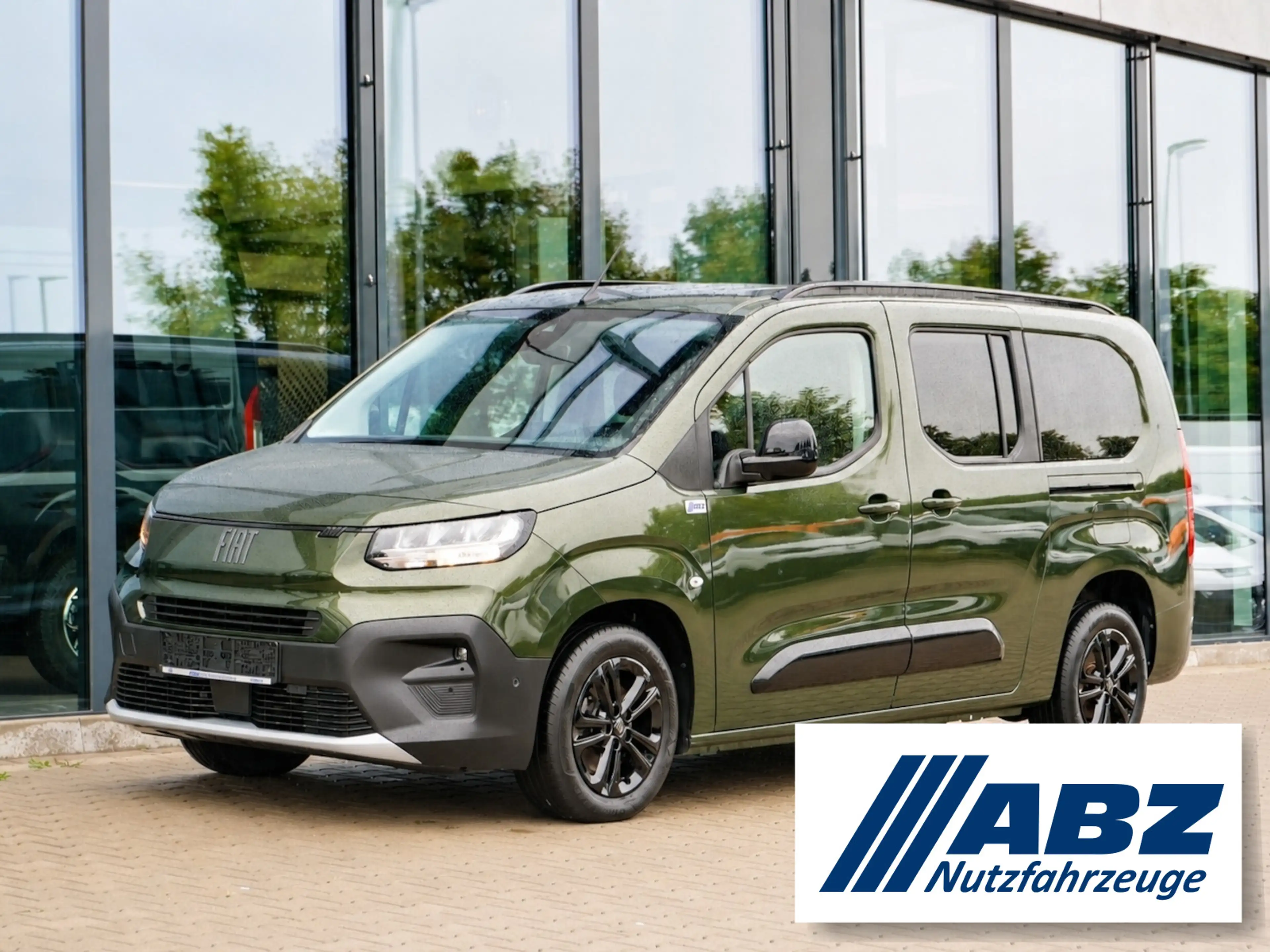 Fiat Doblo Maxi Kombi 130 AT 7-Sitzer + 10-Zoll-Navi