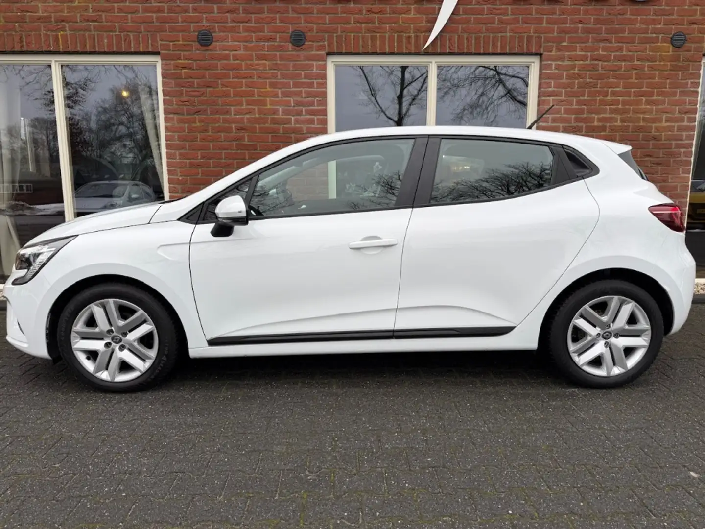 Renault Clio 1.0 TCe Zen RIJKLAAR / NAVI / PDC / AIRCO / CRUISE Weiß - 2