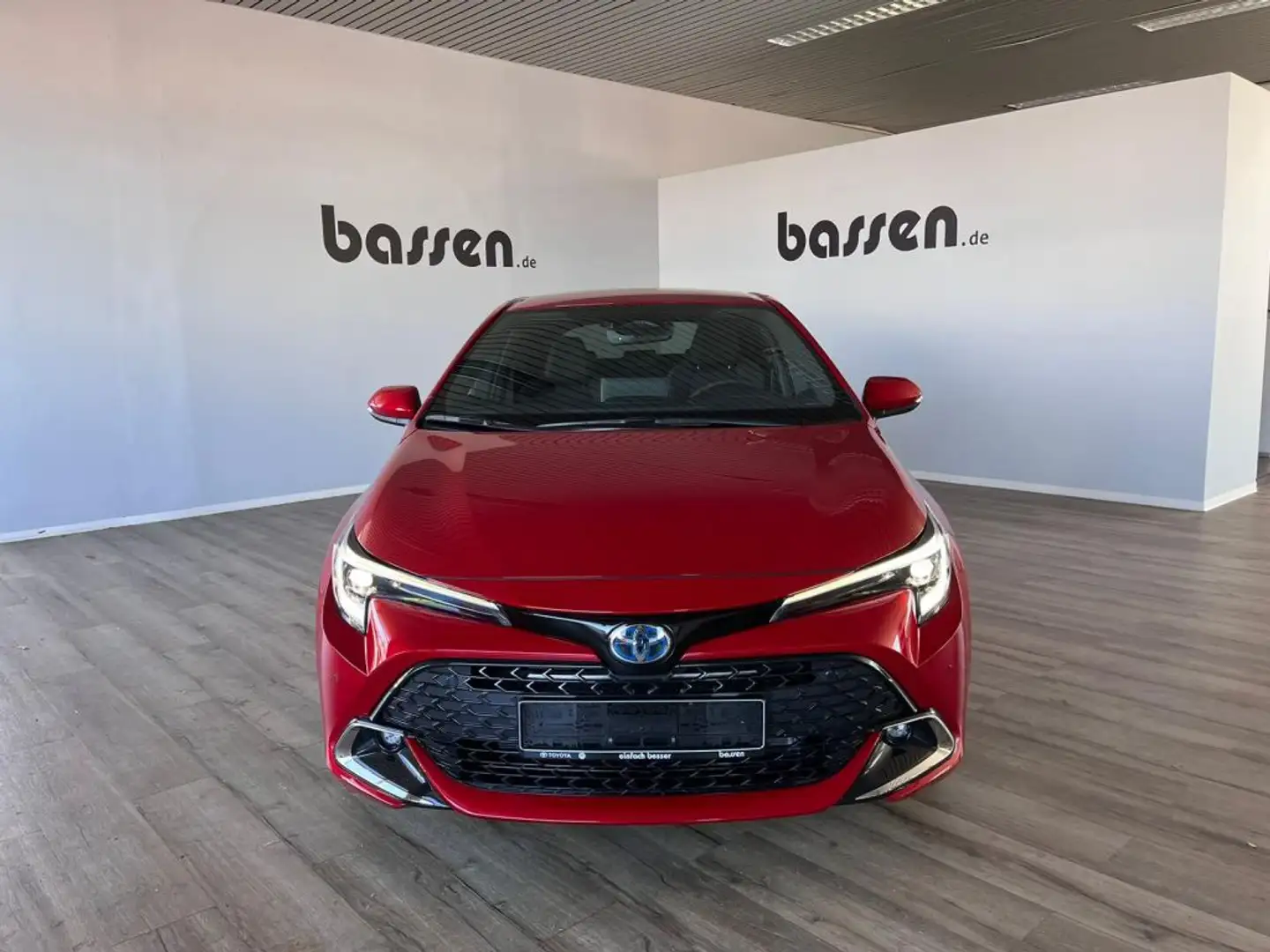 Toyota Corolla 1.8 Hybrid Team Deutschland Rot - 1