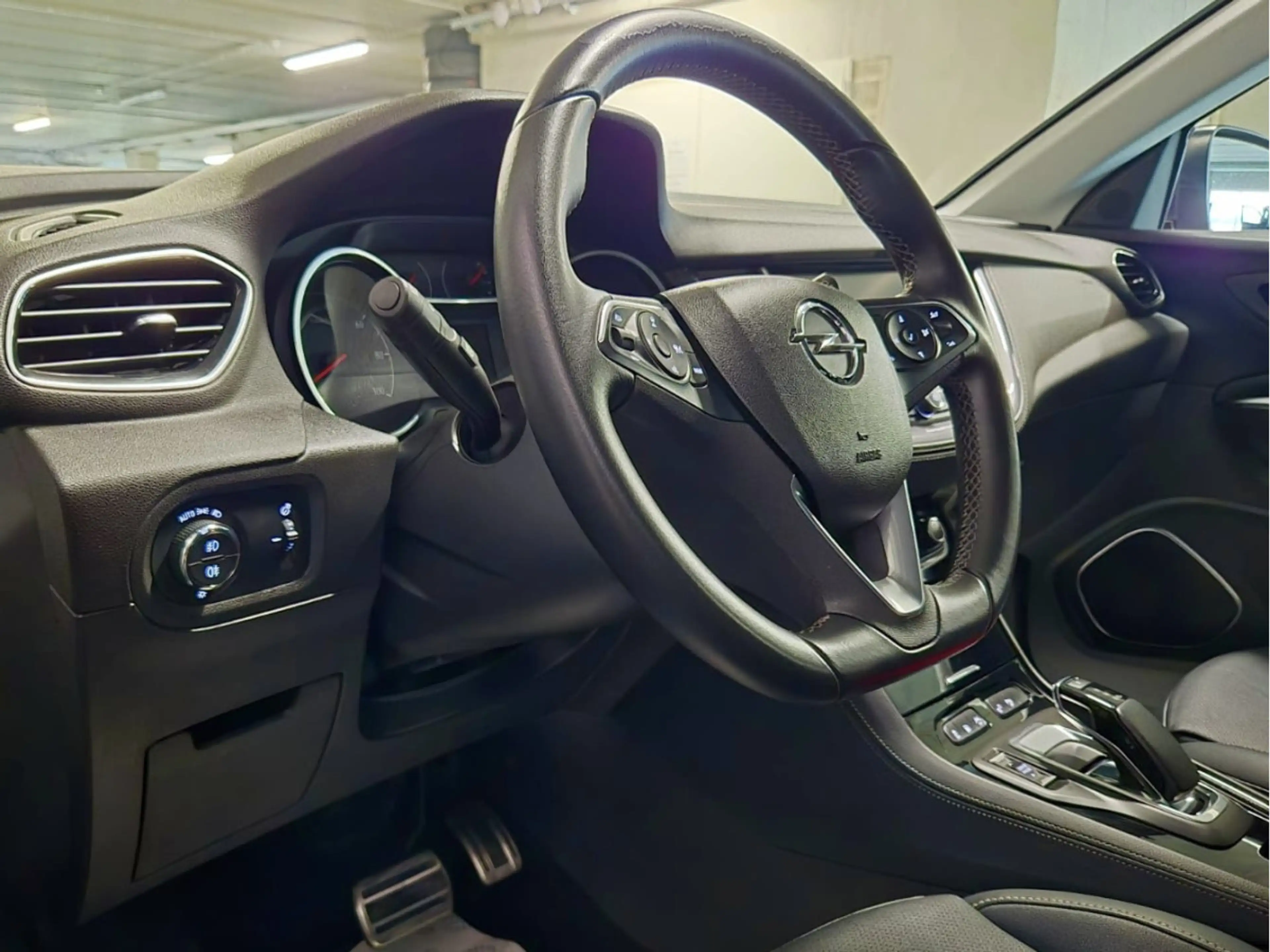 Opel Grandland X ULTIMATE PHEV NAVI 360CAM CUIR 1 HAND — photo 12