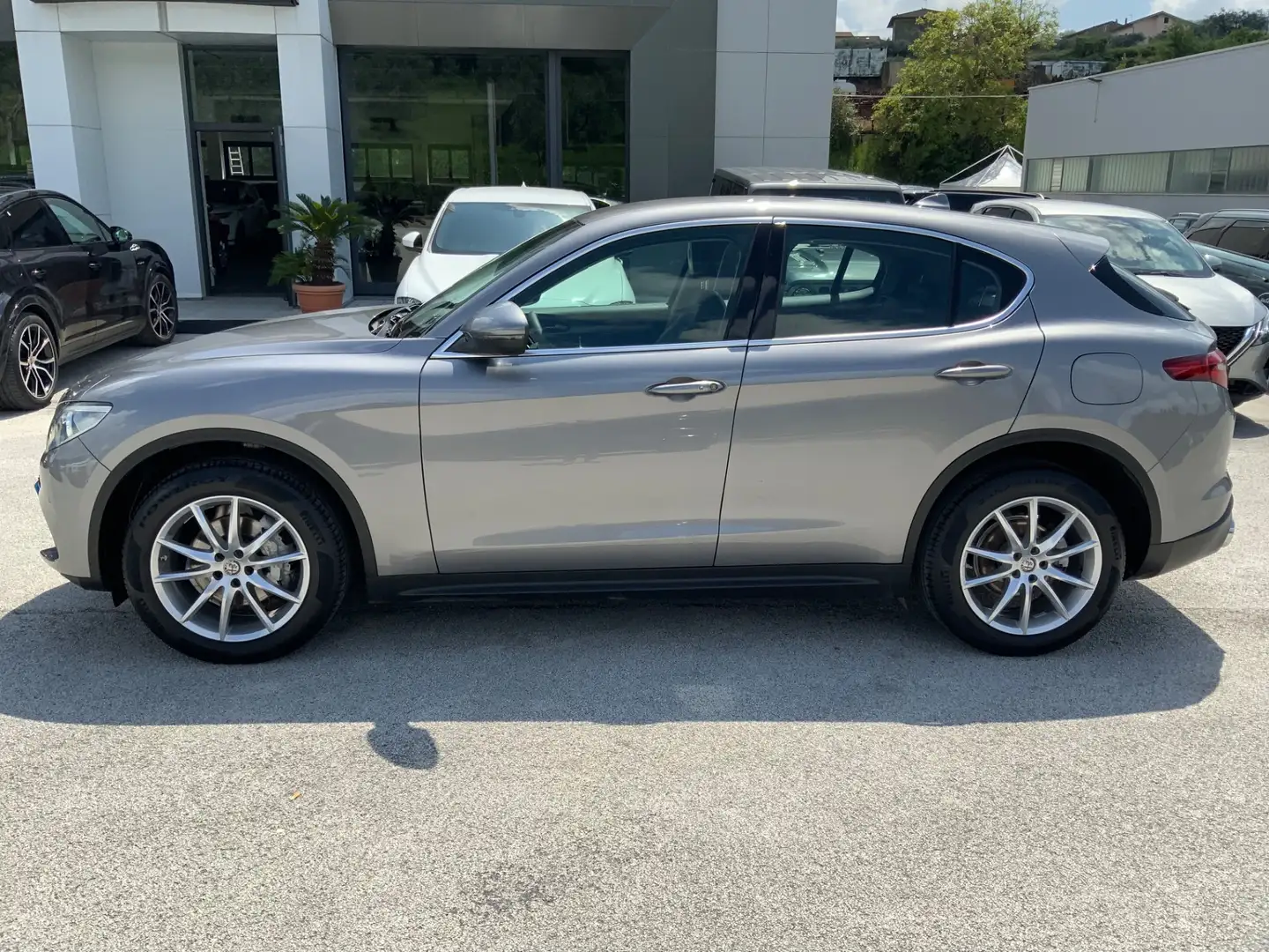 Alfa Romeo Stelvio 2.2 Turbodiesel 210 CV AT8 Q4 Executive Grijs - 1
