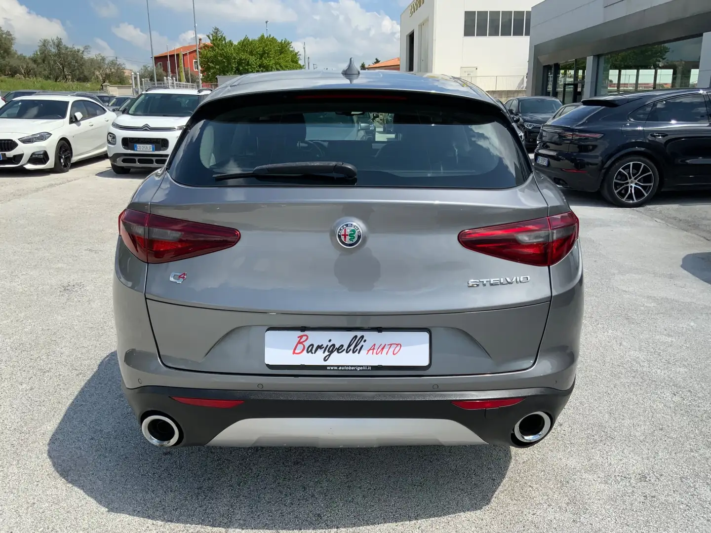 Alfa Romeo Stelvio 2.2 Turbodiesel 210 CV AT8 Q4 Executive Grijs - 2