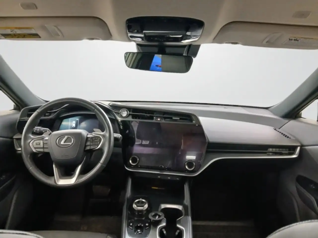 Lexus RZ снимка Lexus RZ