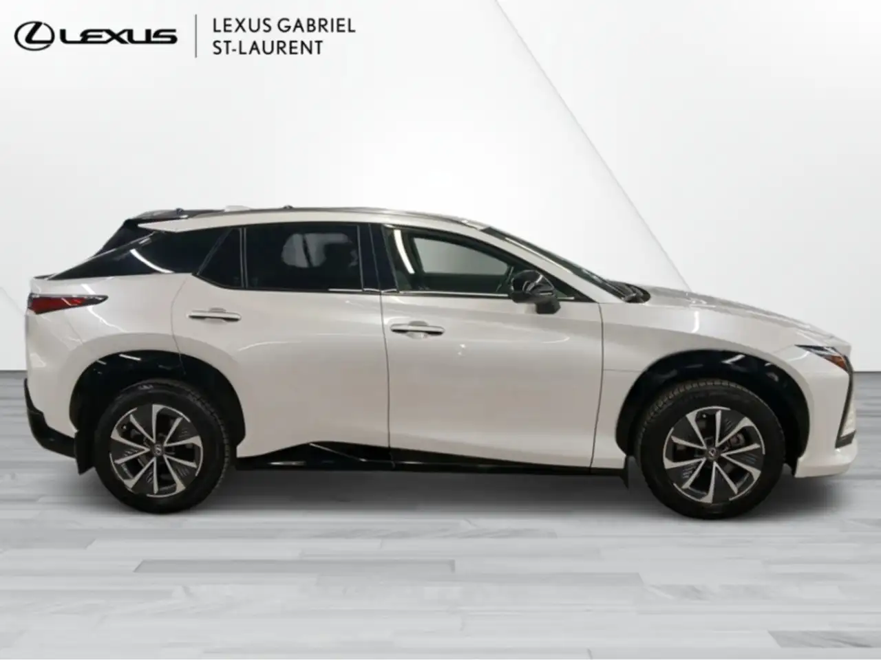 Lexus RZ снимка Lexus RZ