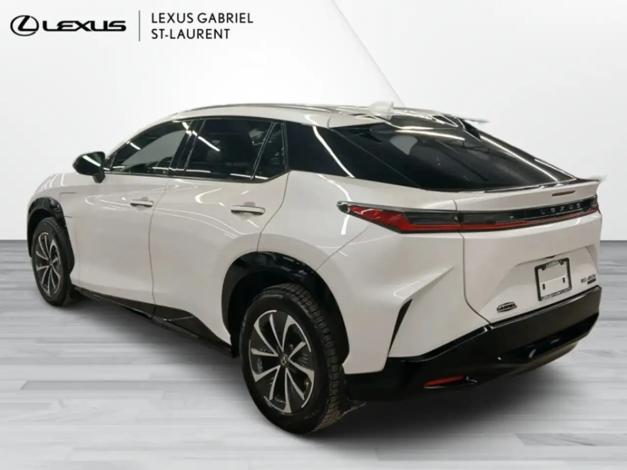 Lexus RZ снимка Lexus RZ