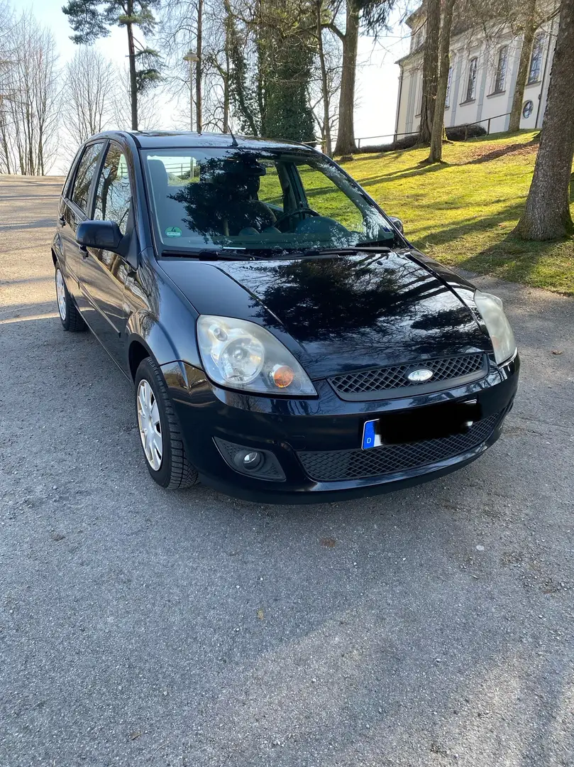 Ford Fiesta 1.3 Ambiente - 2