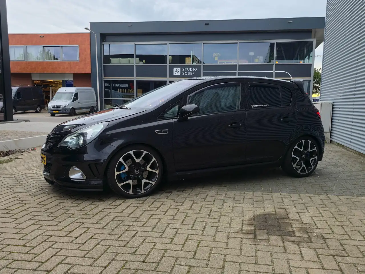 Opel Corsa Corsa 1.6-16V GSI — photo 1 of 28