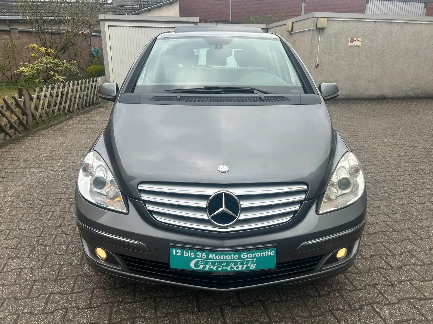 Mercedes-Benz B 180 B -Klasse B 180, LEDER, NAVI, SHZ, PDC Grau - 2