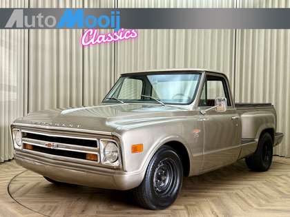 Chevrolet C10 Custom Pick Up / Restored / Restomod / TH700 /