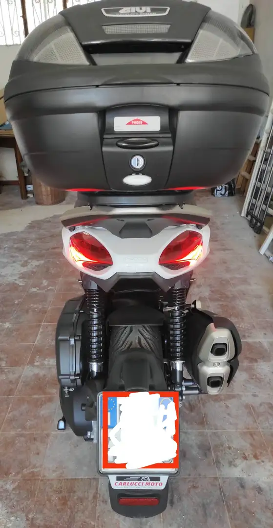 Piaggio Beverly 400 White - 1