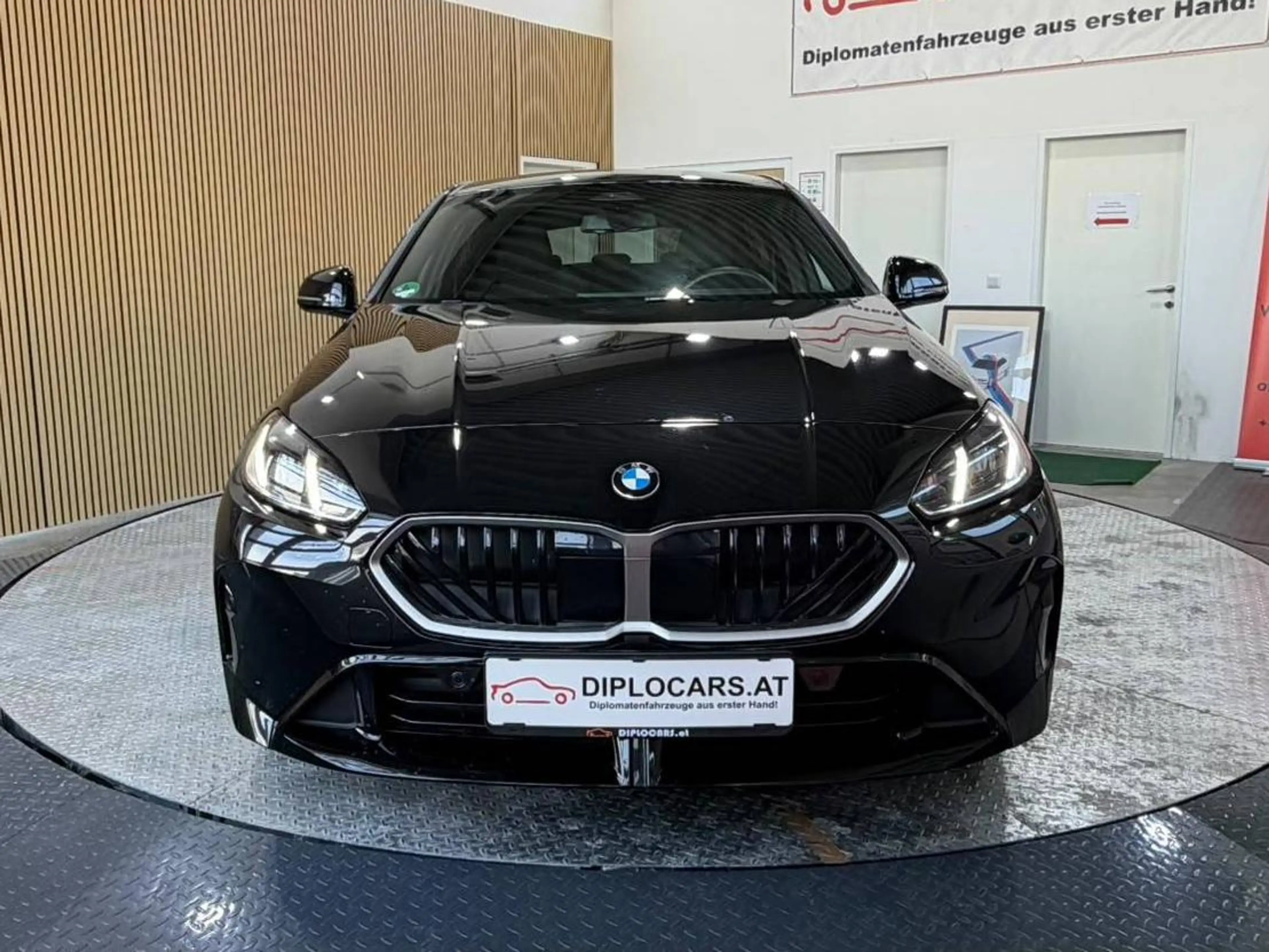 BMW 118 118 d MSport — photo 2