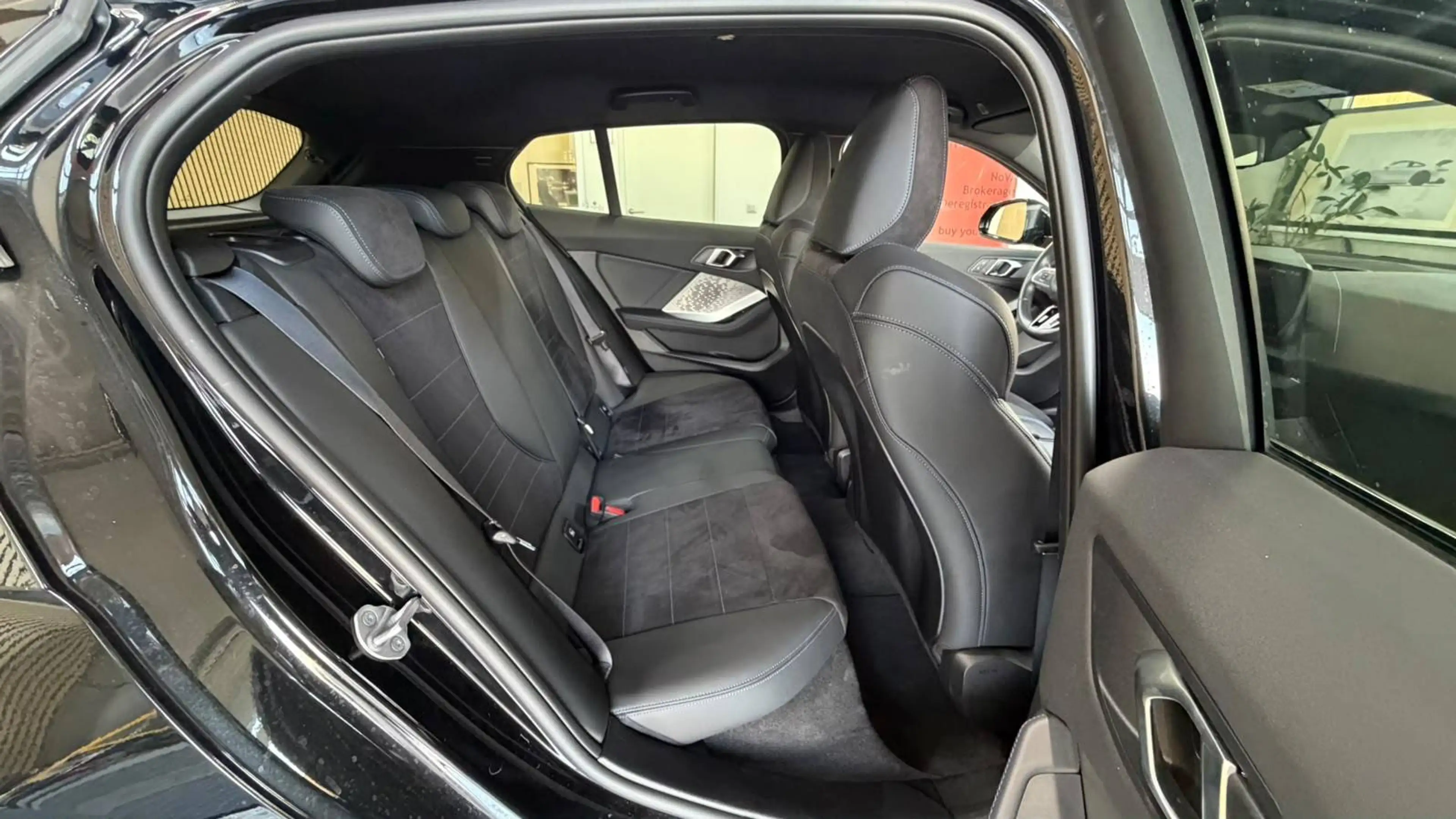 BMW 118 118 d MSport — photo 15