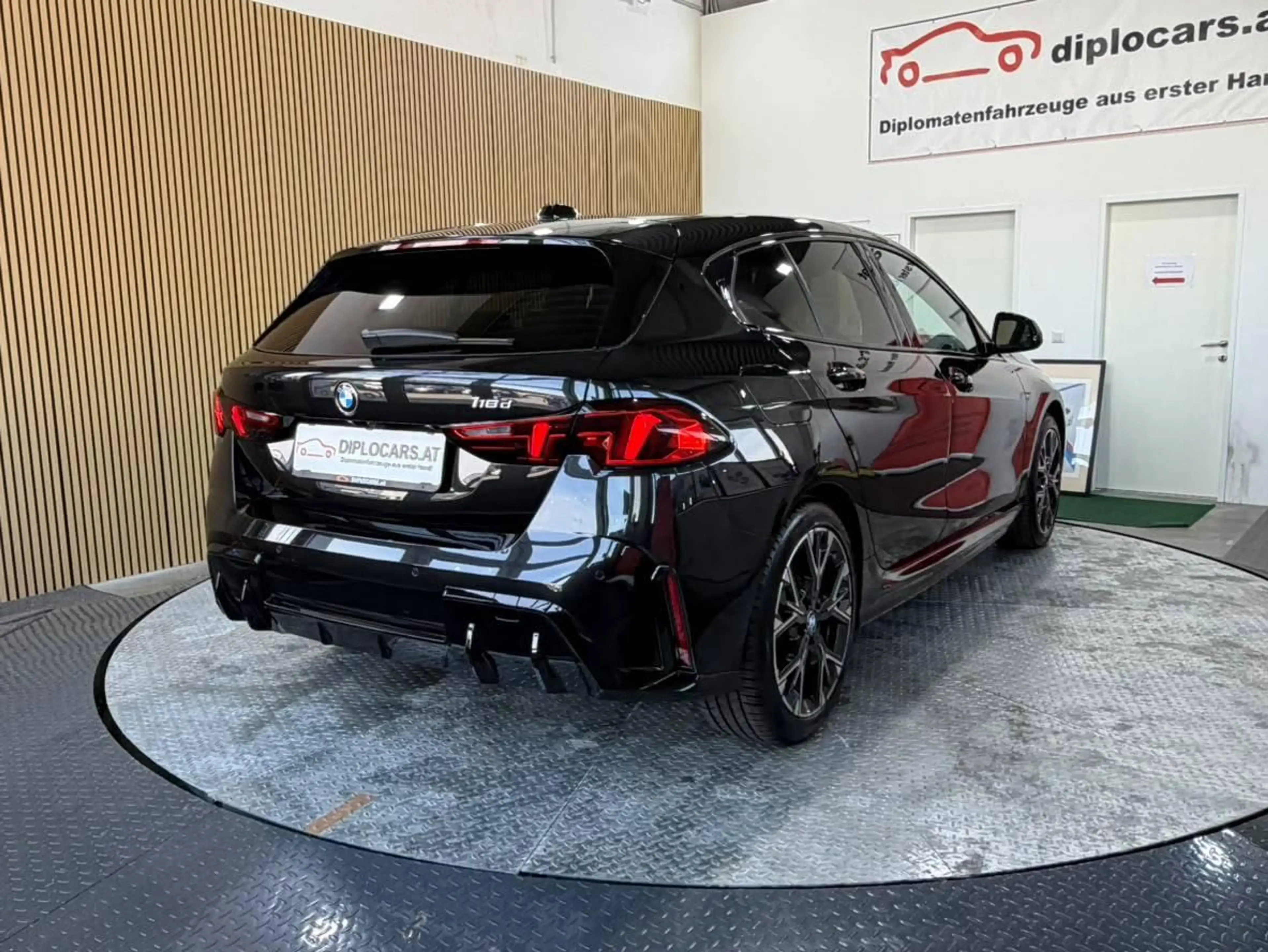 BMW 118 118 d MSport — photo 6
