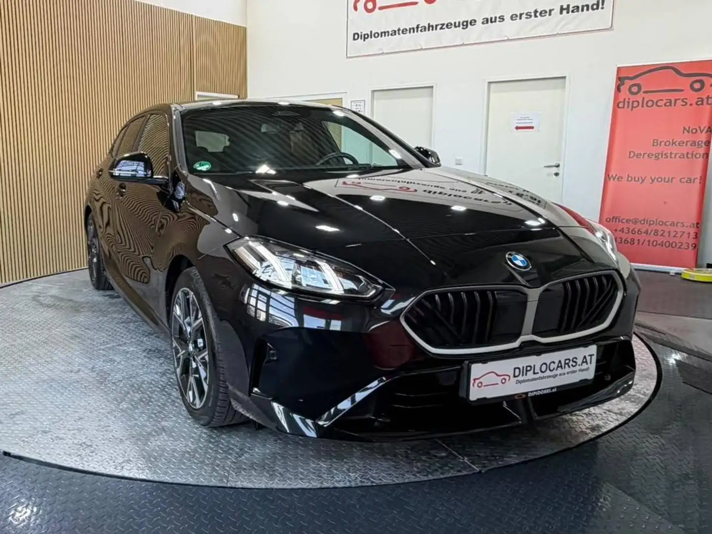 BMW 118 118 d MSport Schwarz - 1