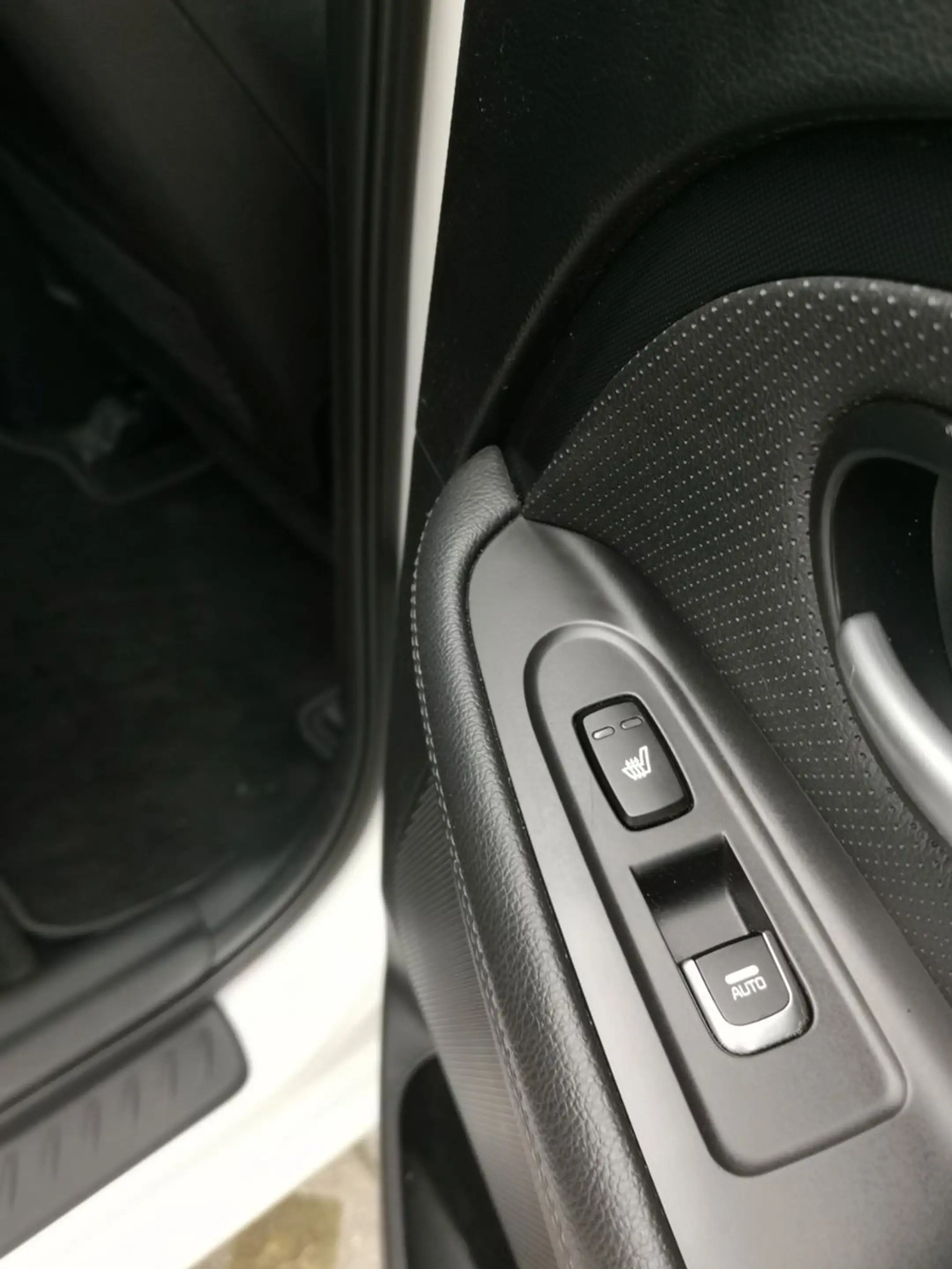 Kia Carens Spirit 1.7 CRDI Automatik TÜV 7 Sitzer — photo 8