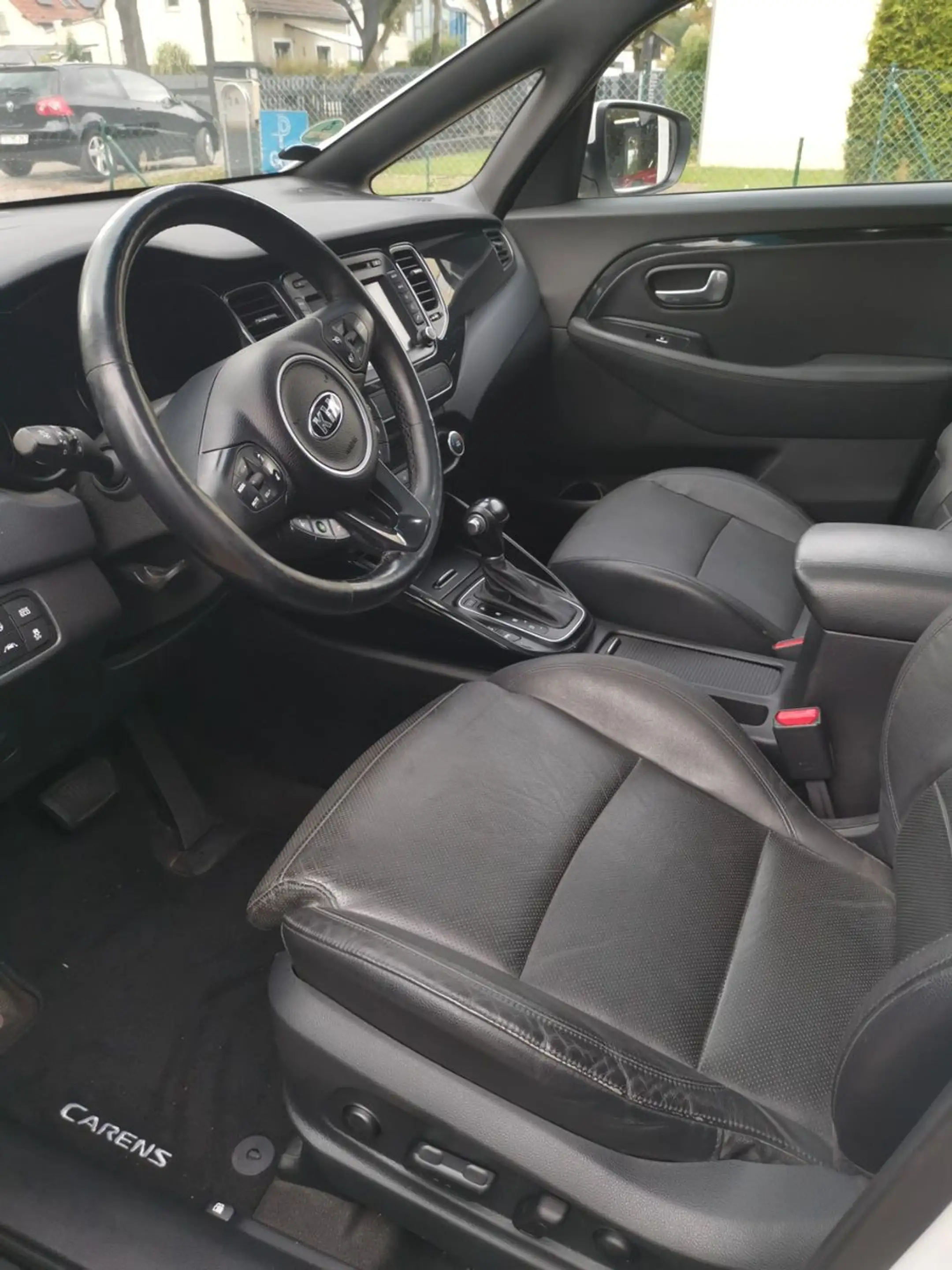 Kia Carens Spirit 1.7 CRDI Automatik TÜV 7 Sitzer — photo 17