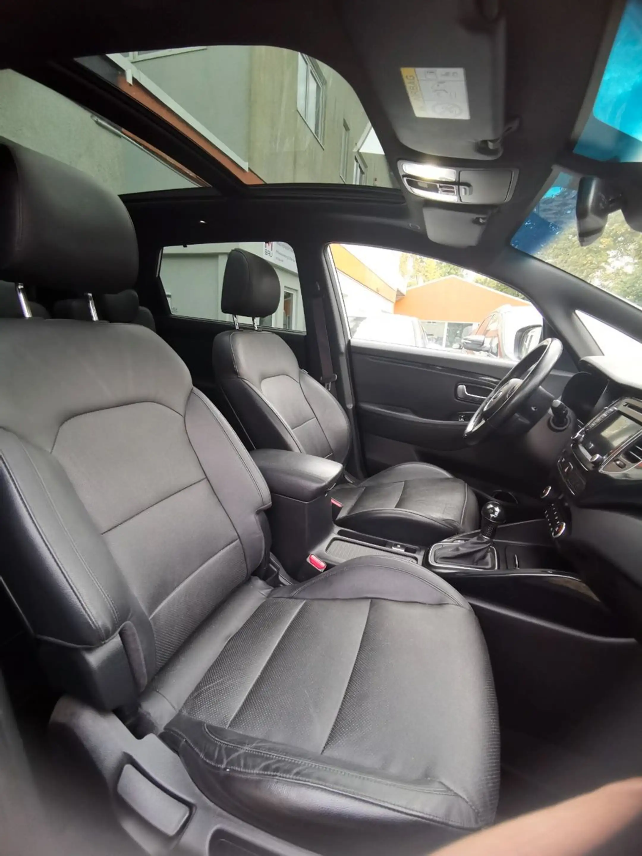 Kia Carens Spirit 1.7 CRDI Automatik TÜV 7 Sitzer — photo 11