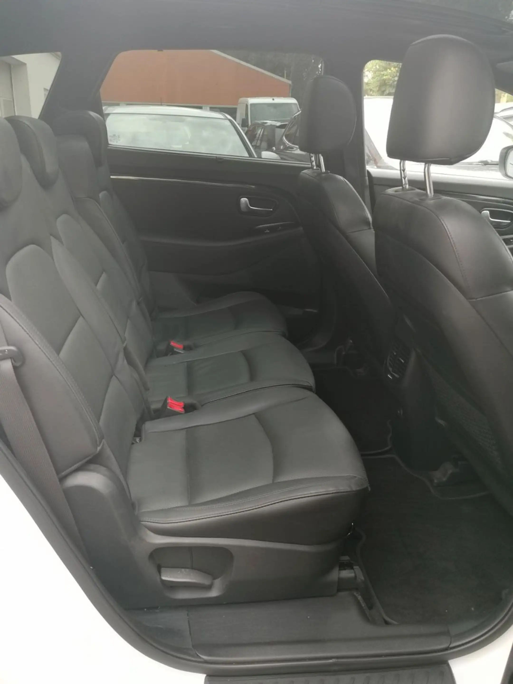 Kia Carens Spirit 1.7 CRDI Automatik TÜV 7 Sitzer — photo 7