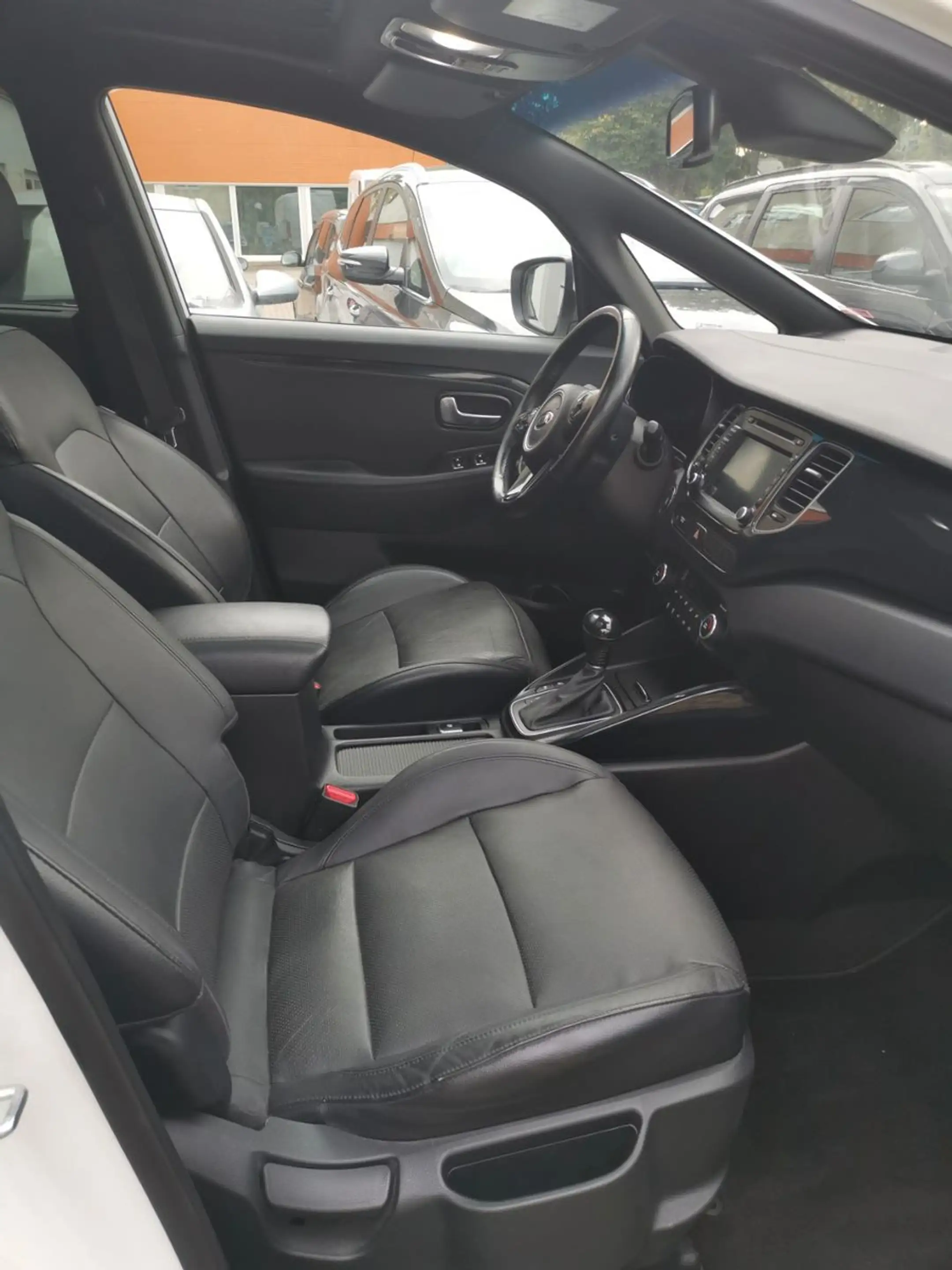 Kia Carens Spirit 1.7 CRDI Automatik TÜV 7 Sitzer — photo 10