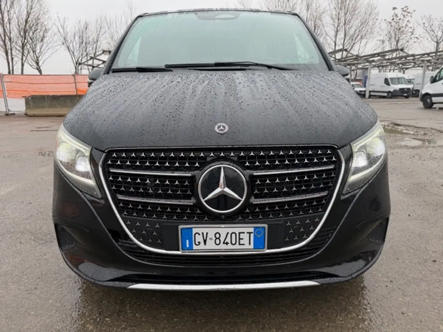 Mercedes-Benz V 250 Classe V 2024 Extralong d Avantgarde 7 posti Schwarz - 1