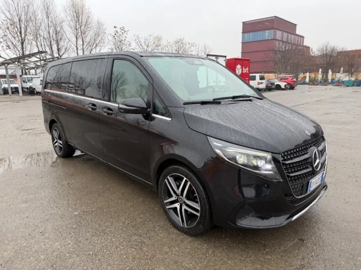 Mercedes-Benz V 250 Classe V 2024 Extralong d Avantgarde 7 posti Schwarz - 2