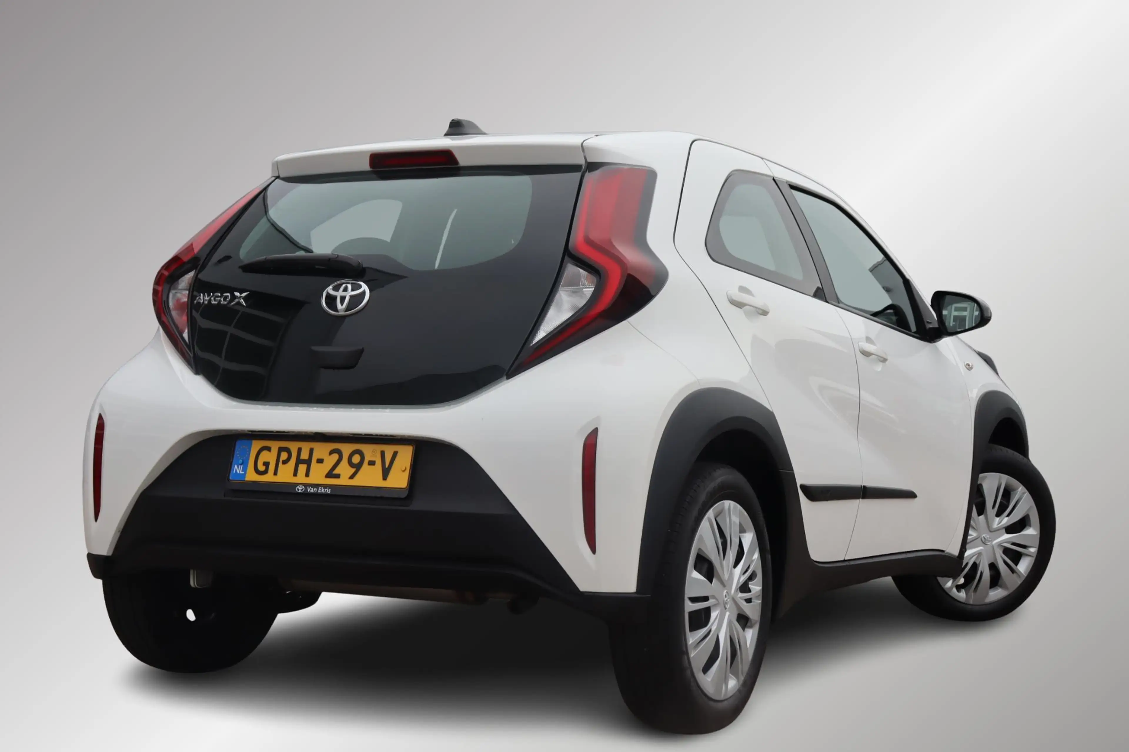 Toyota Aygo X 1.0 VVT-i MT Play Apple Carplay Android Auto, Came — photo 2