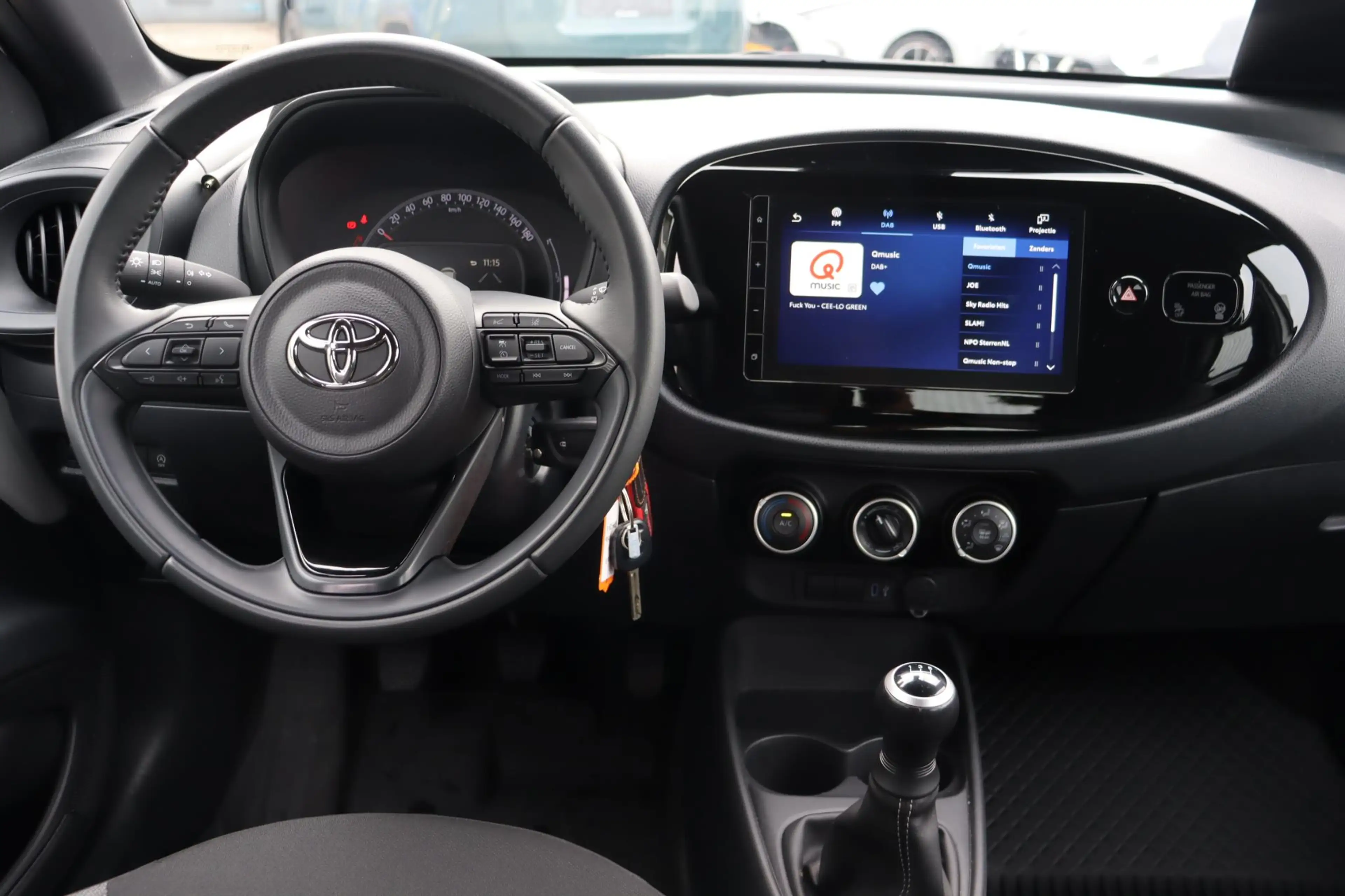 Toyota Aygo X 1.0 VVT-i MT Play Apple Carplay Android Auto, Came — photo 4