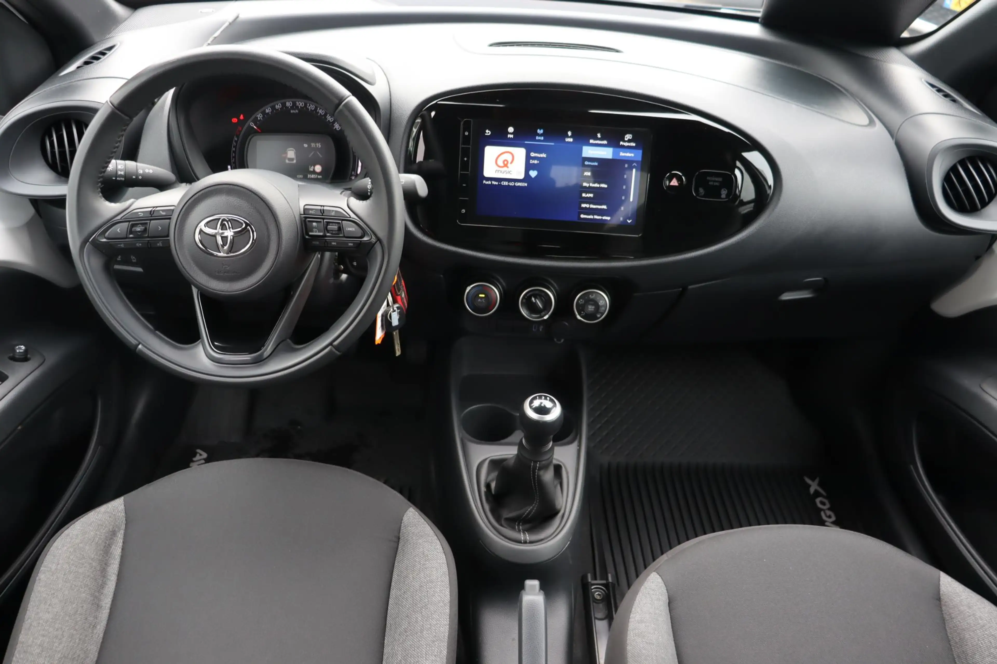 Toyota Aygo X 1.0 VVT-i MT Play Apple Carplay Android Auto, Came — photo 3
