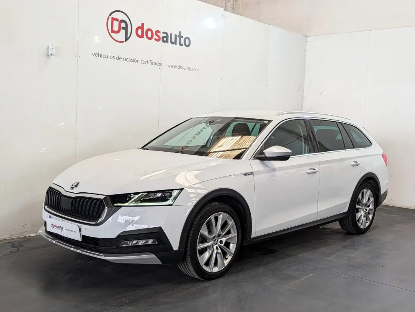 Skoda Octavia Combi 2.0TDI Scout 147kW DSG 4x4 Blanco - 1