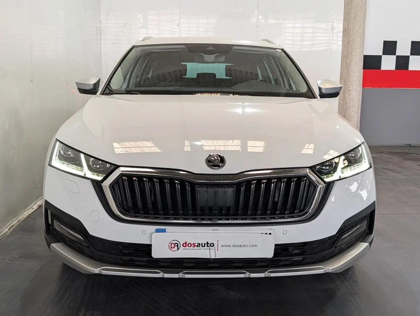 Skoda Octavia Combi 2.0TDI Scout 147kW DSG 4x4 Blanco - 2