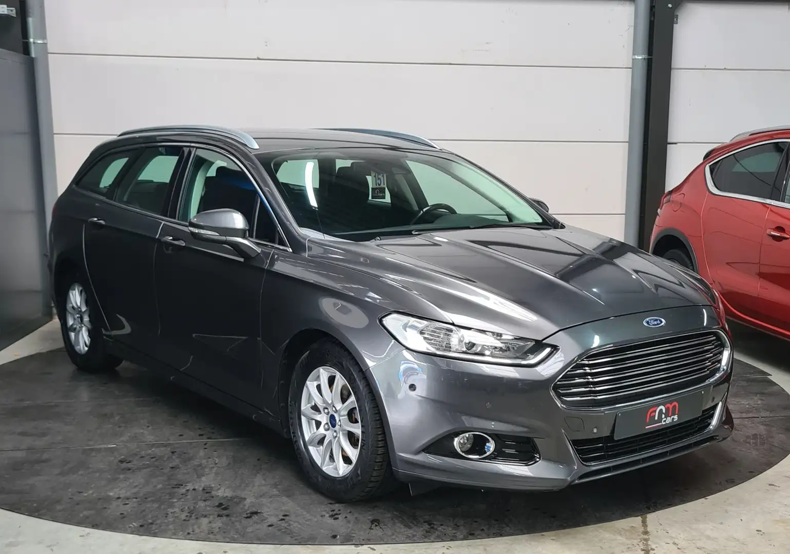 Ford Mondeo 1.6 TDCi ECOnetic Business Edition Grijs - 1