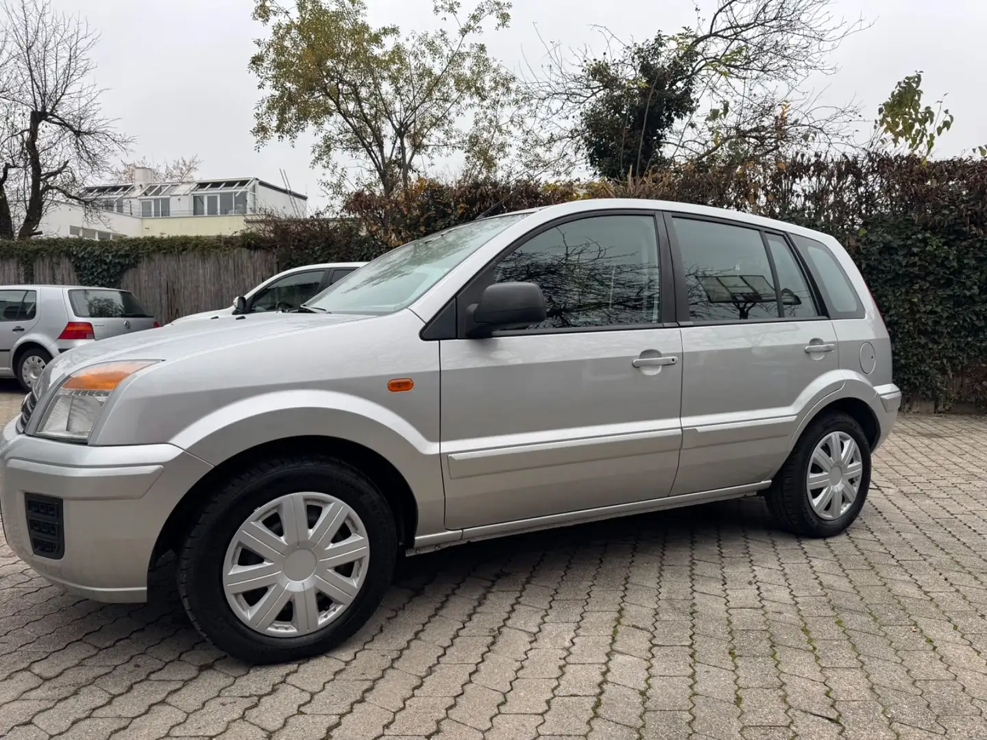 Ford Fusion 1.4 Trend / 1.Hand/Kliam/Garantie Silber - 1