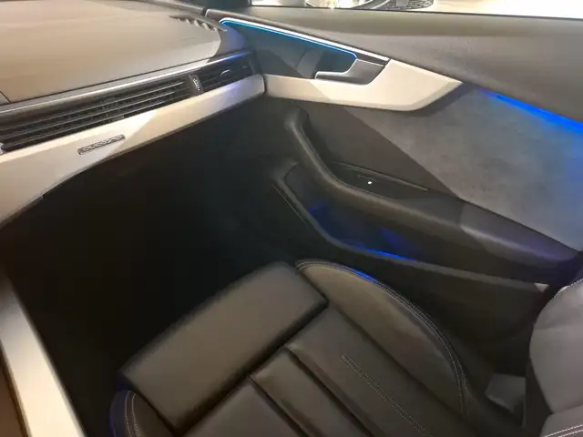 Audi A4 view 9