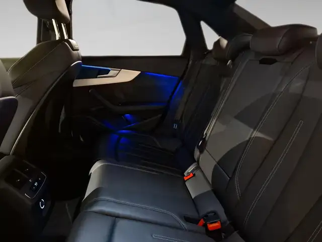 Audi A4 view 11