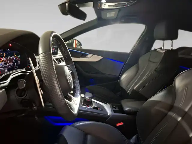 Audi A4 view 4