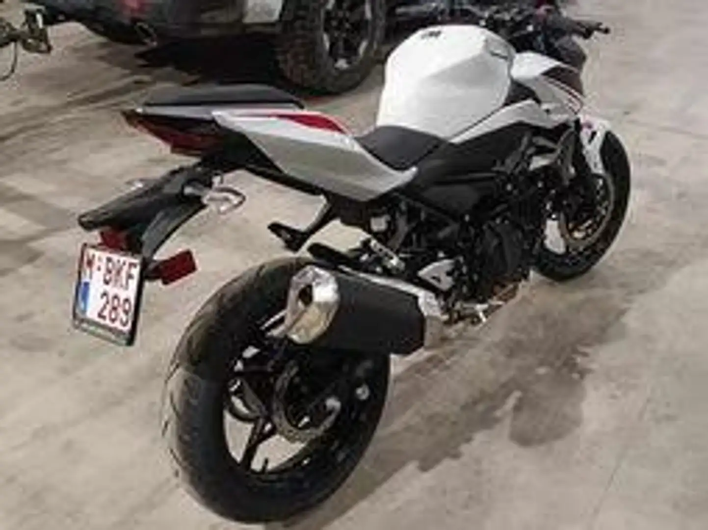 Kawasaki Z 400 Beyaz - 2