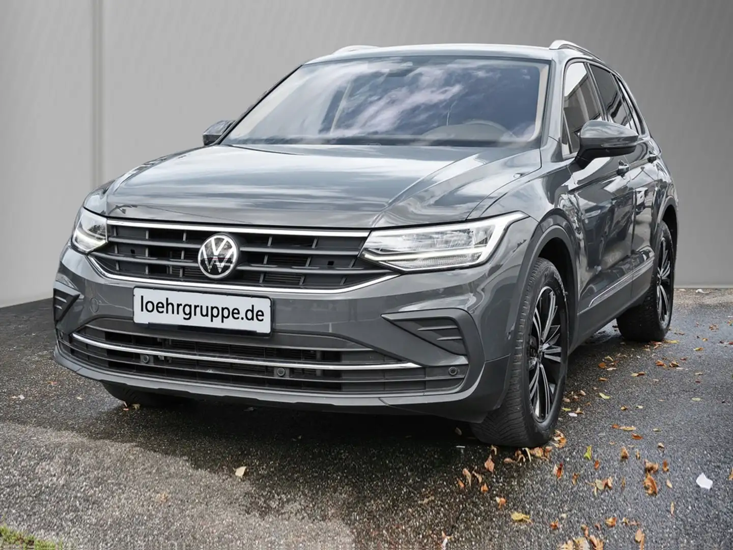 Volkswagen Tiguan 1.5 TSI Active *NAVI*KAMERA*LED* Grau - 2