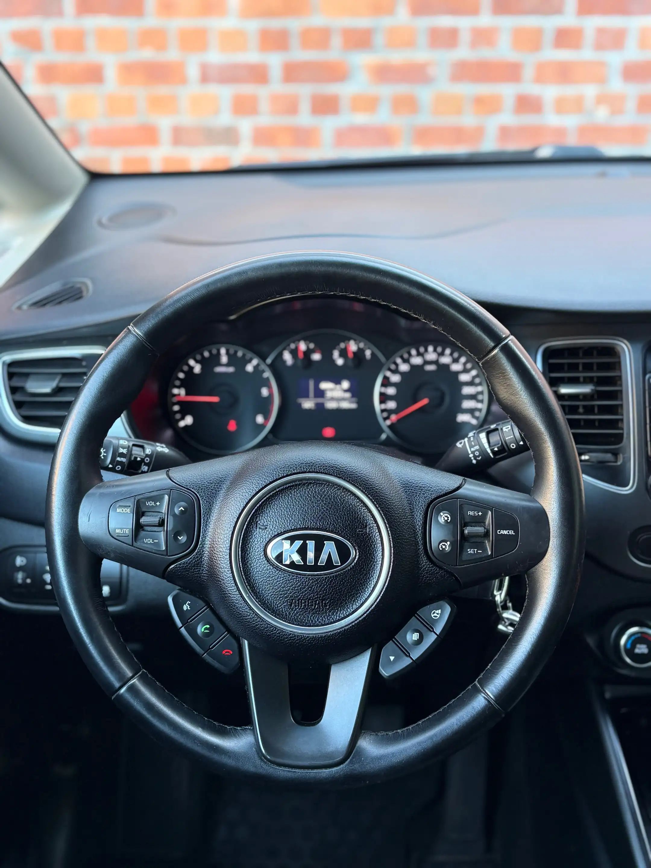 Kia Carens Carens 1.7 CRDI Business — photo 9
