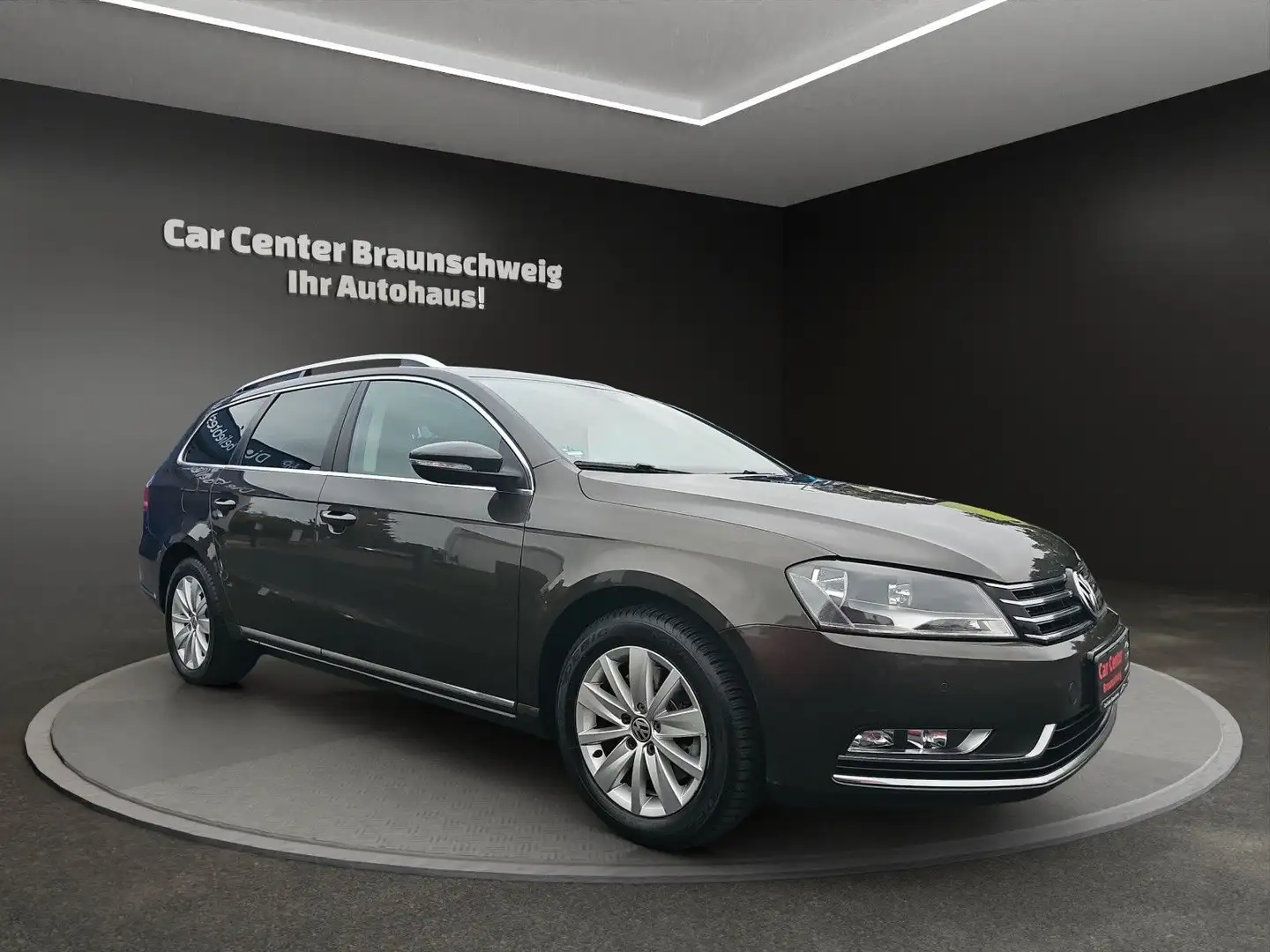 Volkswagen Passat Variant 2.0 TDI Comfortline+AHK+Navi+Kam Šedá - 2