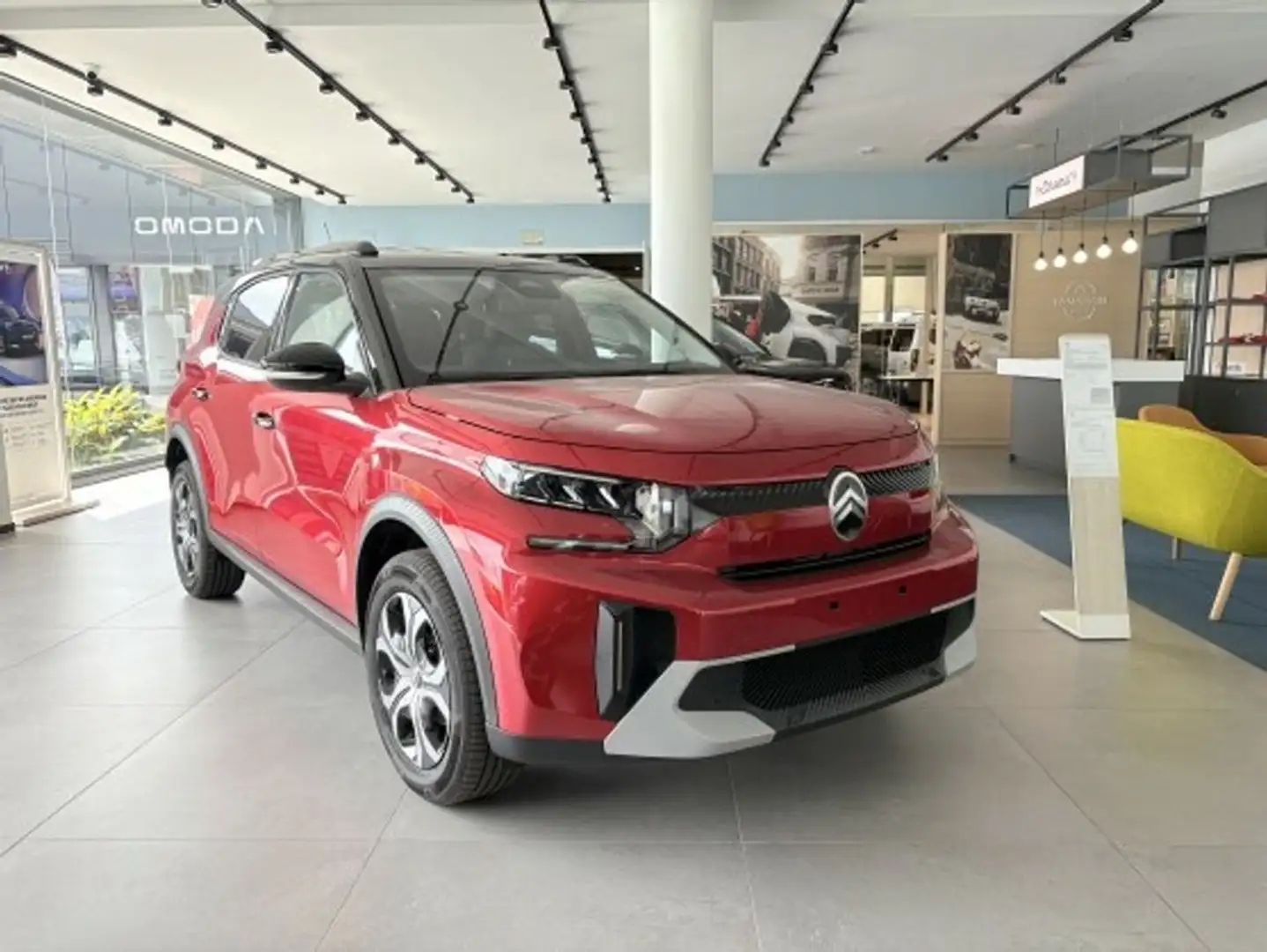 Citroen C3 Aircross 1.2 TURBO 73KW PLUS 100CV 5P Rosso - 2