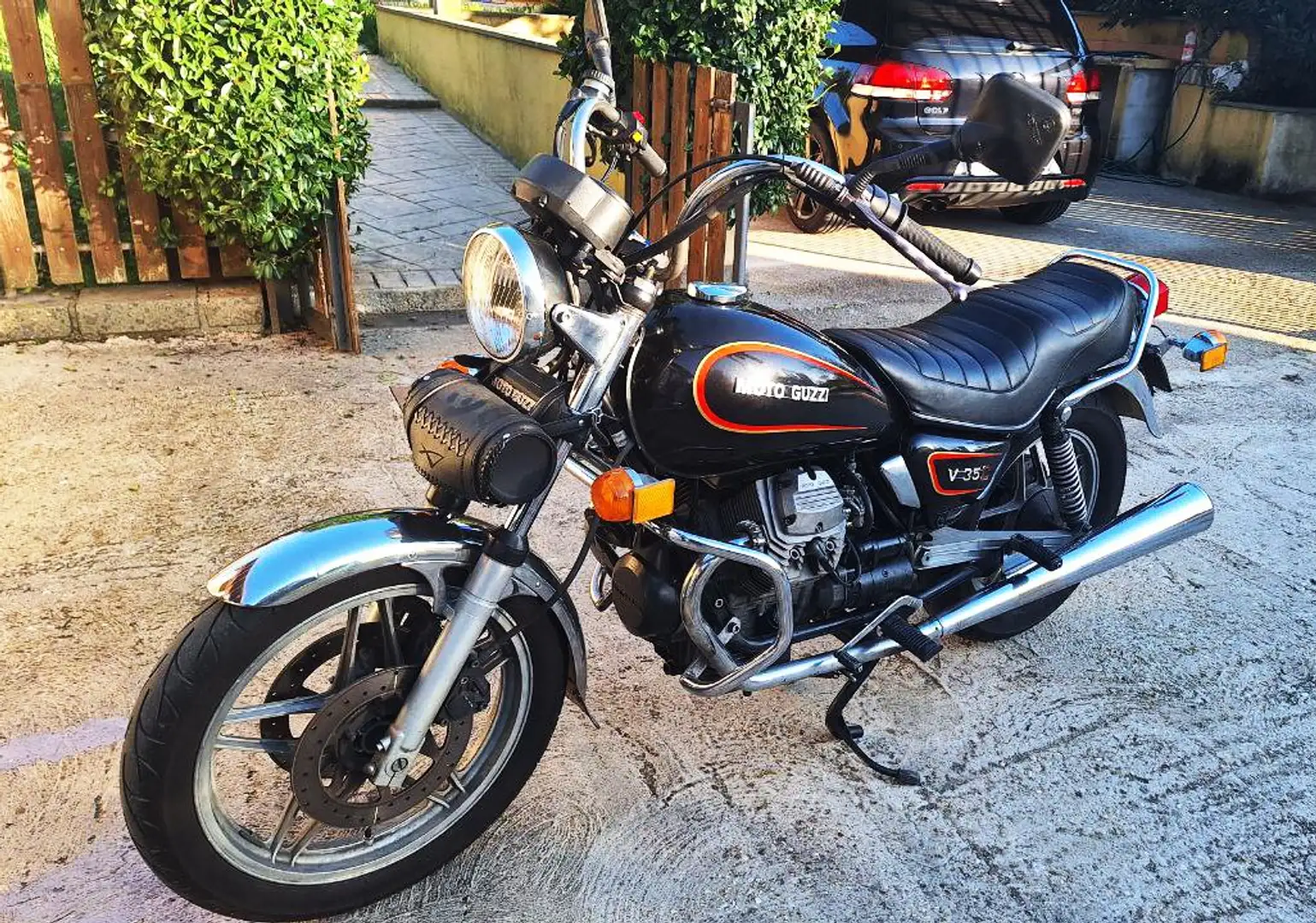 Moto Guzzi V 35 C Nero - 1