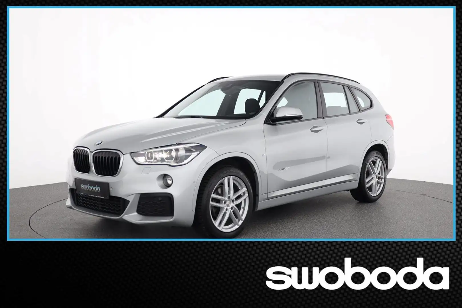 BMW X1 sDrive18d M Sport Silber - 1